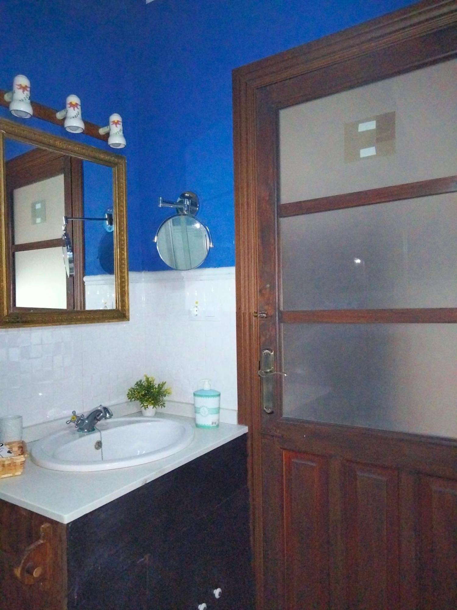 Hostal Los Aromas Вильена Экстерьер фото