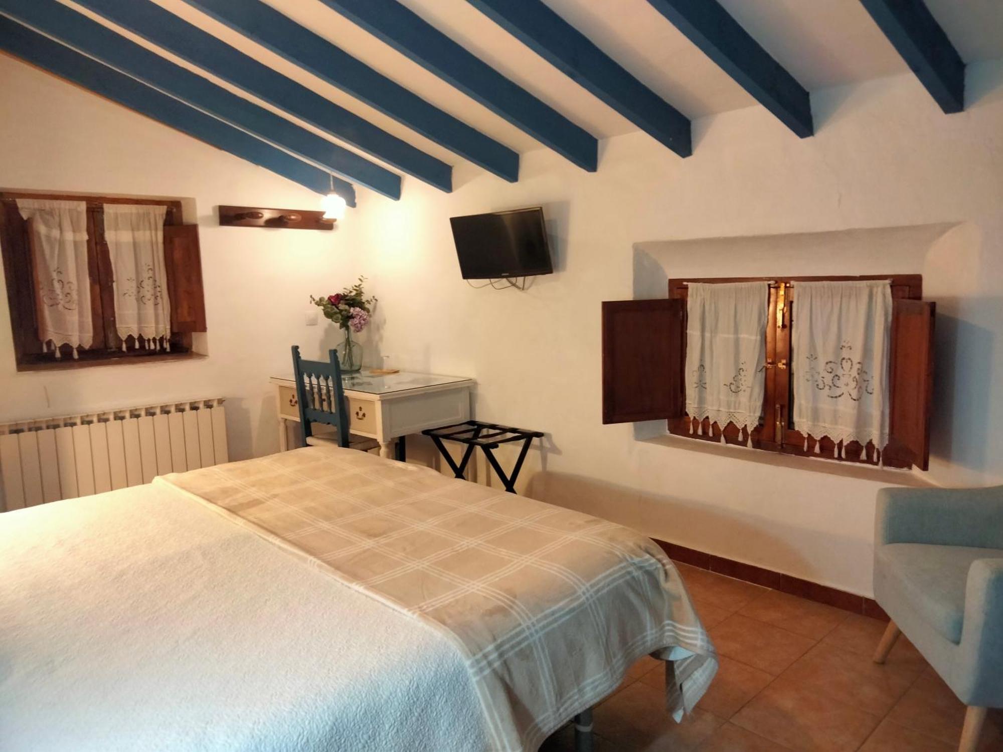 Hostal Los Aromas Вильена Экстерьер фото