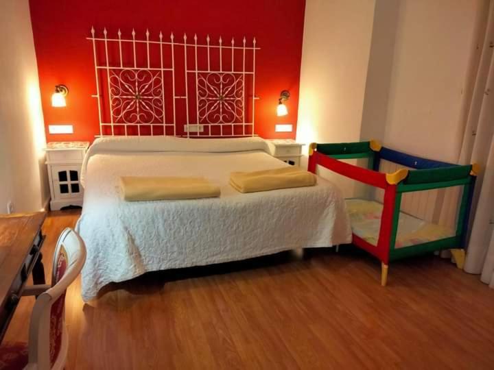 Hostal Los Aromas Вильена Экстерьер фото