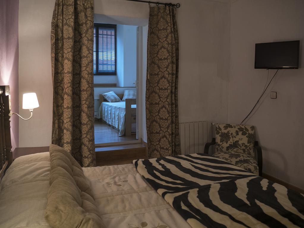 Hostal Los Aromas Вильена Экстерьер фото