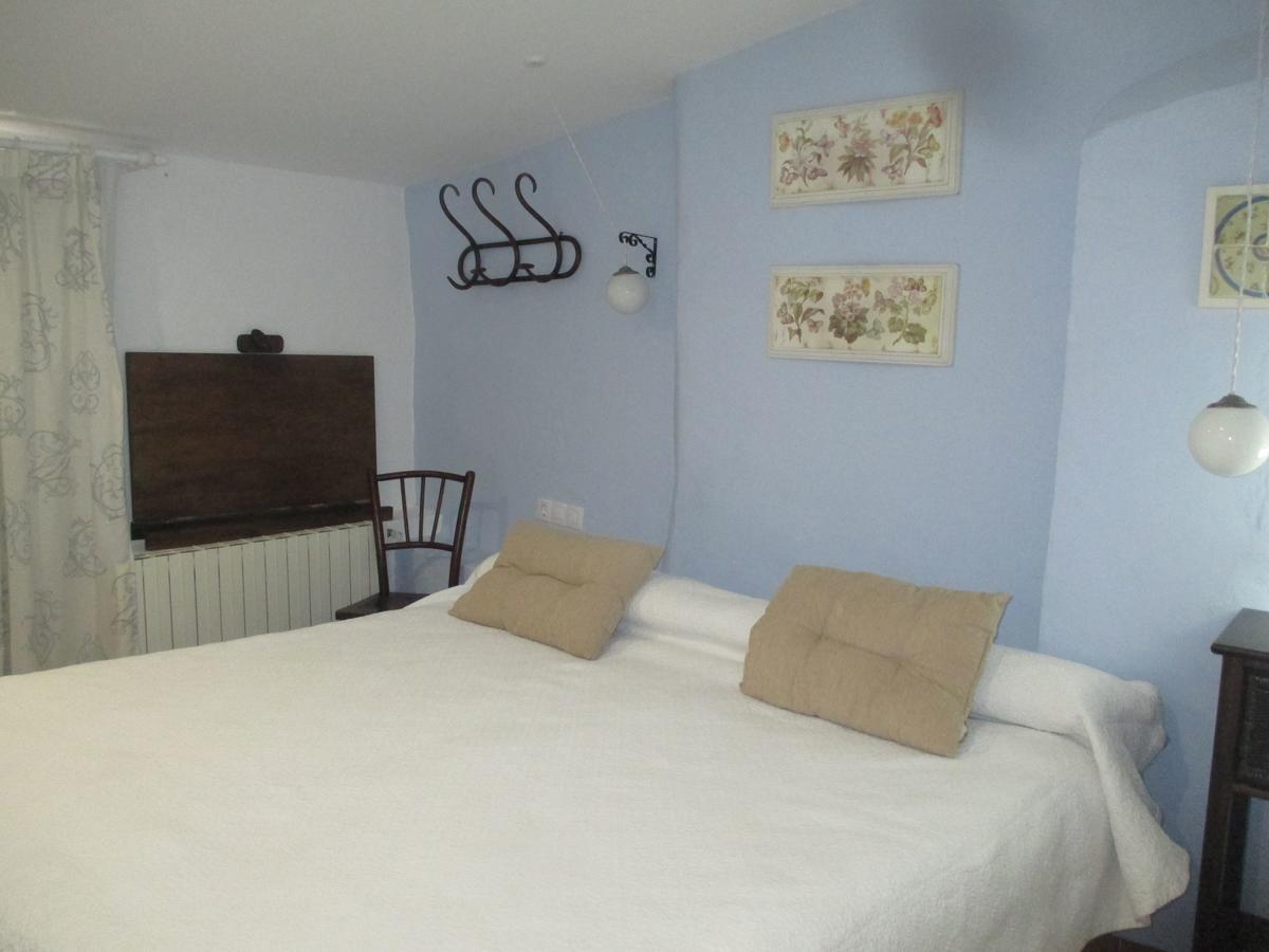 Hostal Los Aromas Вильена Экстерьер фото